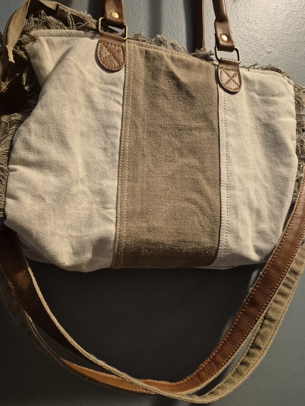 Myra Queen Creek Small & Crossbody Bag in sandstone - Picture 4 of 6